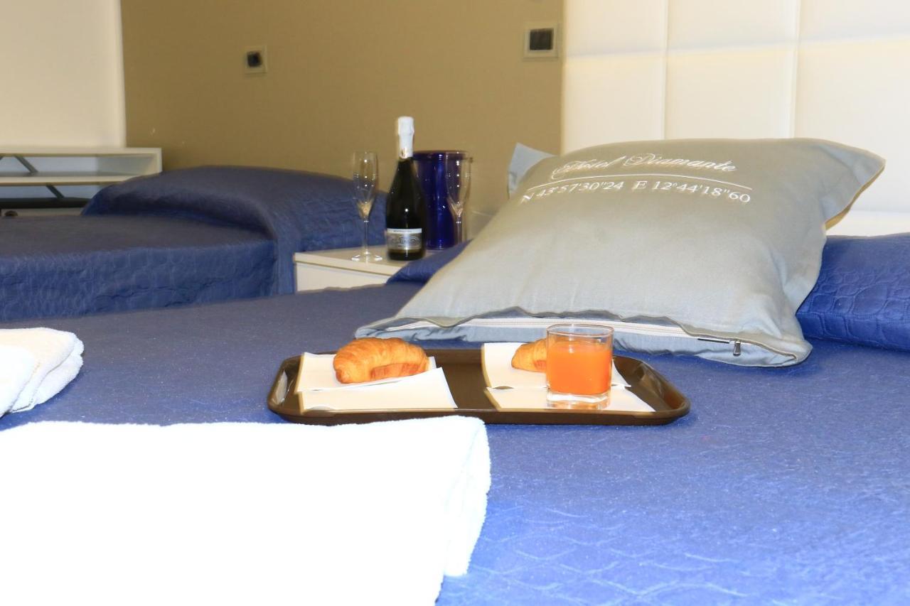 Hotel Diamante Cattolica Eksteriør billede