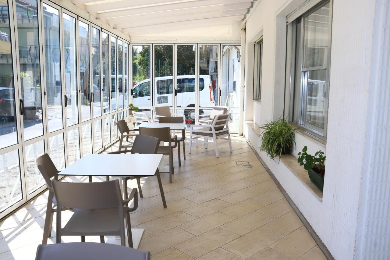 Hotel Diamante Cattolica Eksteriør billede