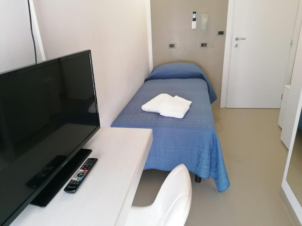 Hotel Diamante Cattolica Eksteriør billede