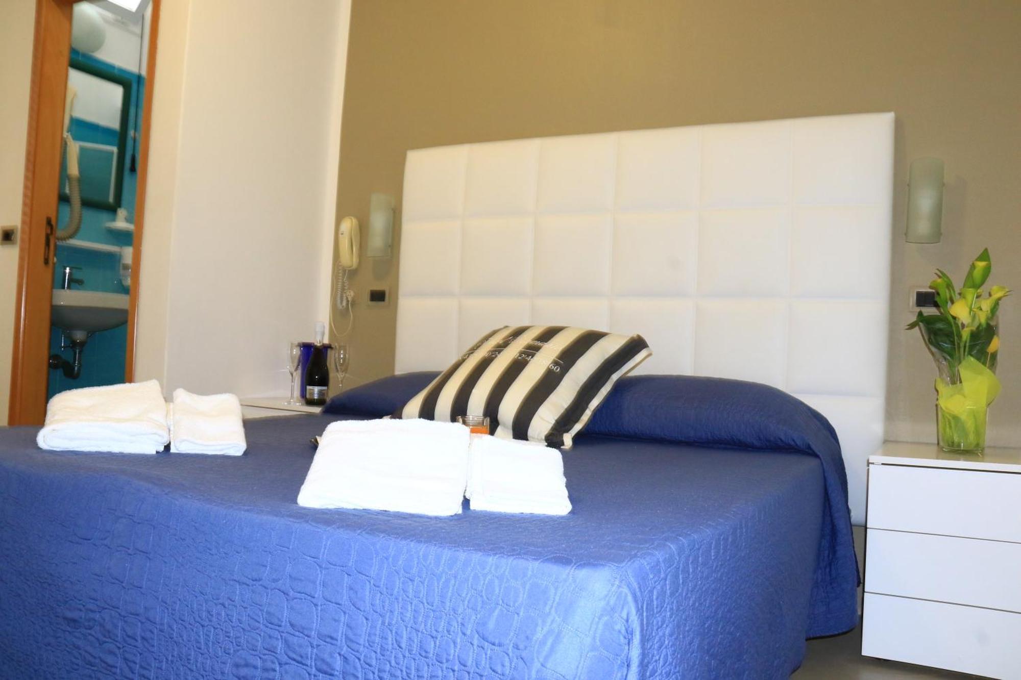 Hotel Diamante Cattolica Eksteriør billede