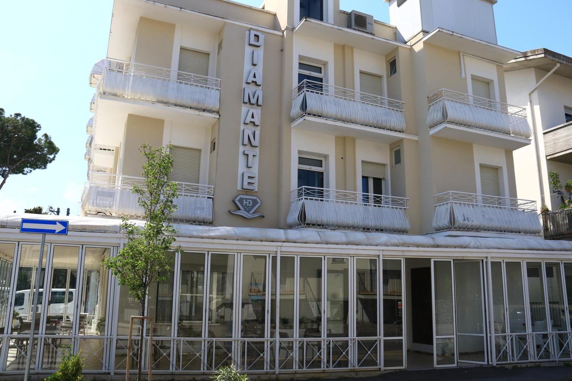 Hotel Diamante Cattolica Eksteriør billede