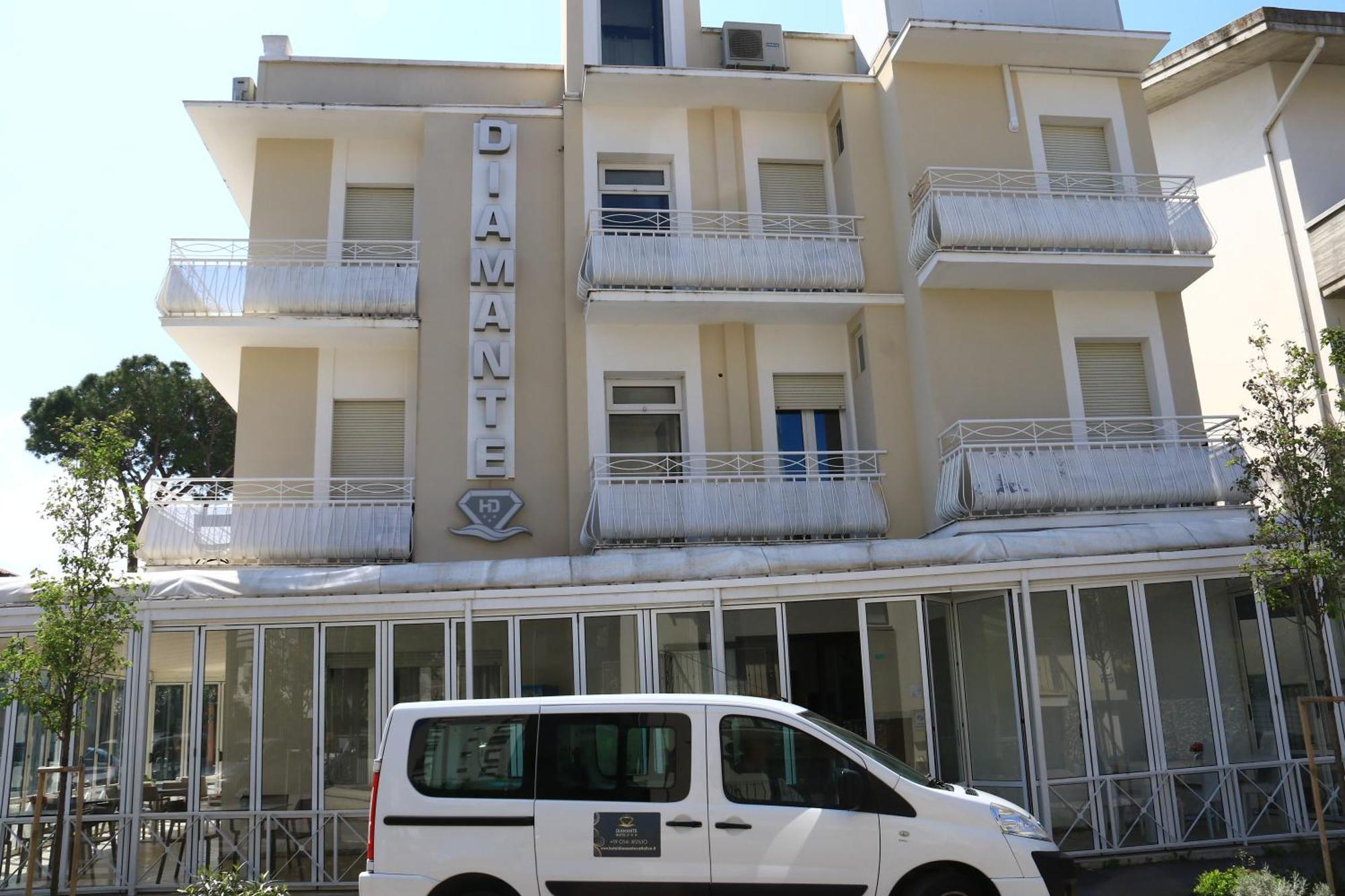 Hotel Diamante Cattolica Eksteriør billede