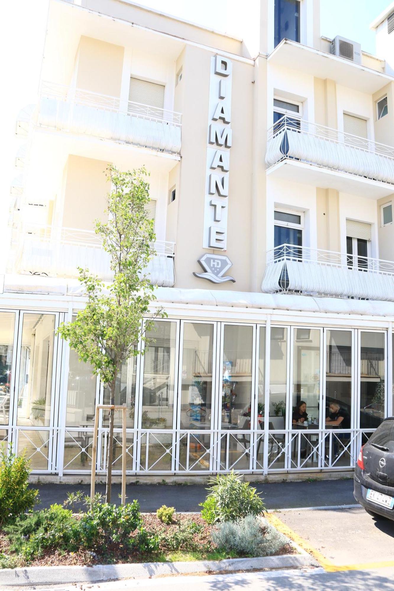 Hotel Diamante Cattolica Eksteriør billede