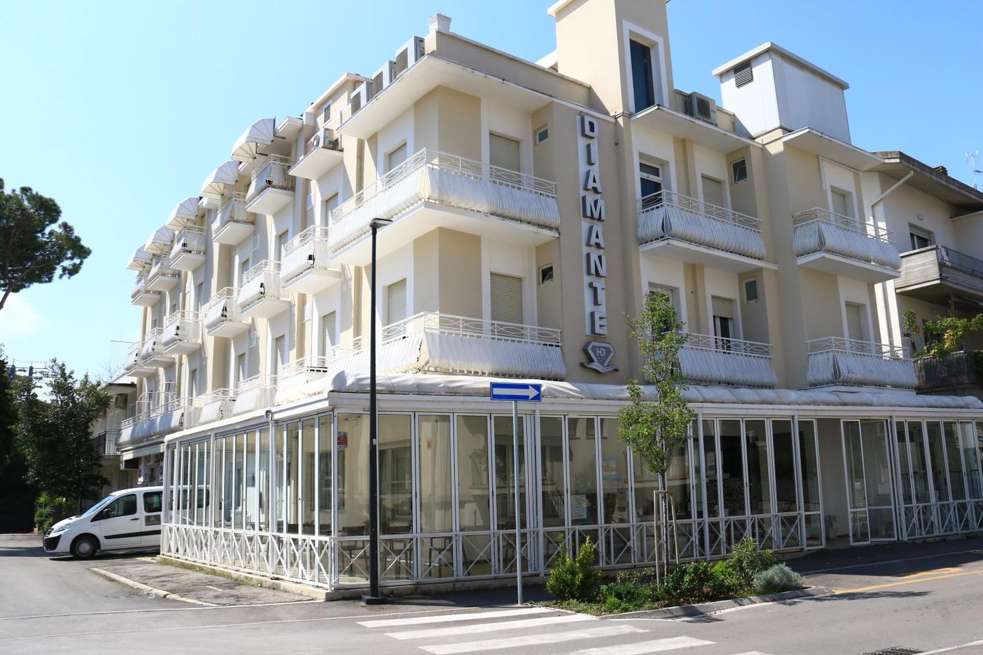 Hotel Diamante Cattolica Eksteriør billede