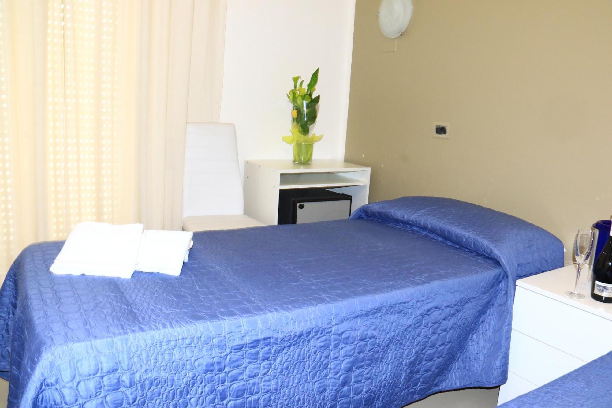 Hotel Diamante Cattolica Eksteriør billede