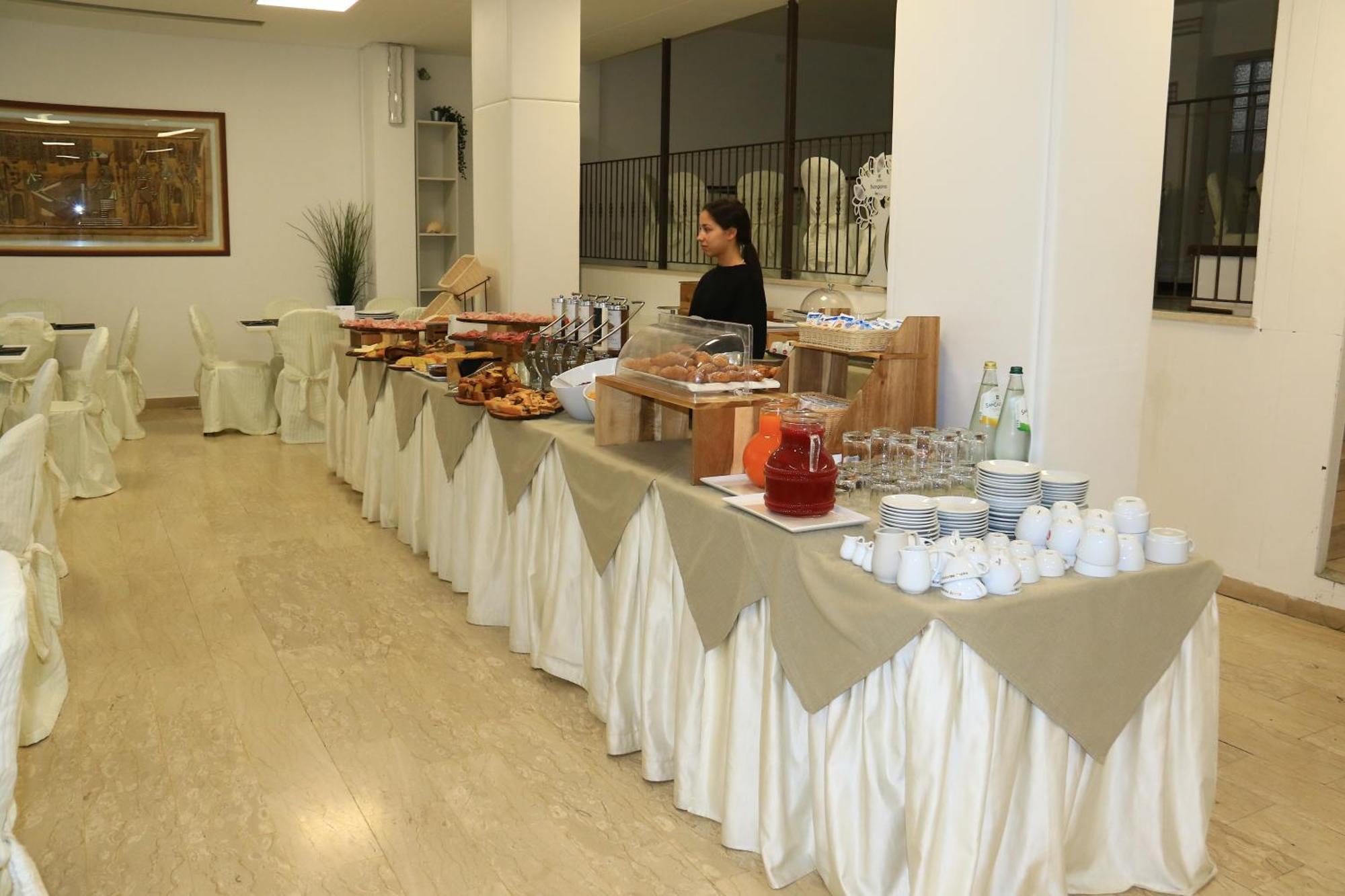 Hotel Diamante Cattolica Eksteriør billede