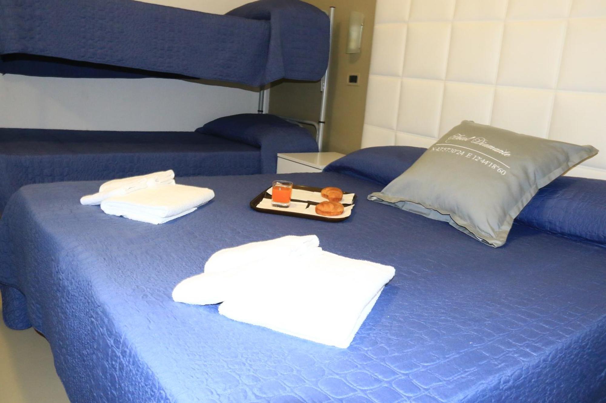 Hotel Diamante Cattolica Eksteriør billede