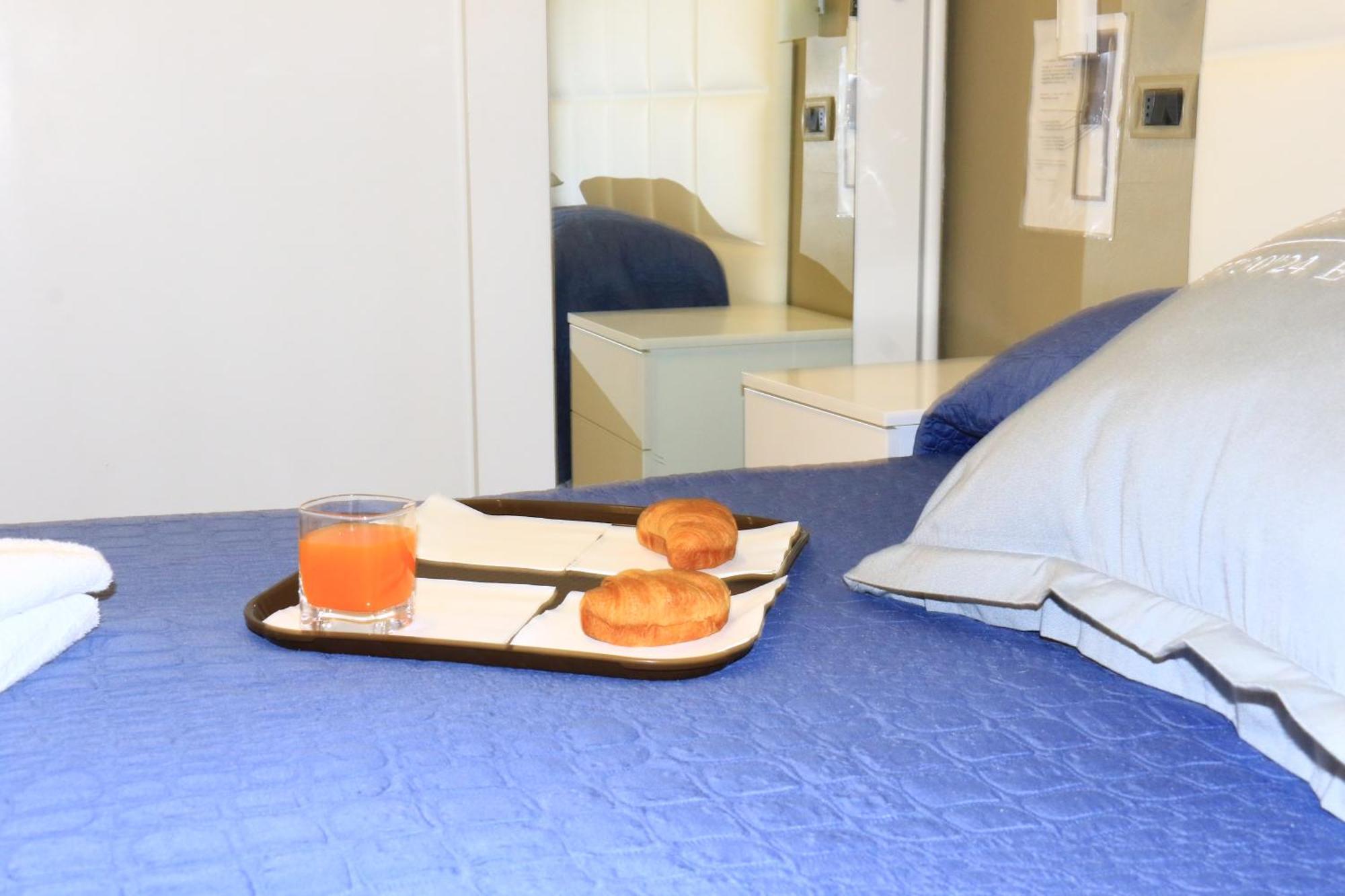 Hotel Diamante Cattolica Eksteriør billede