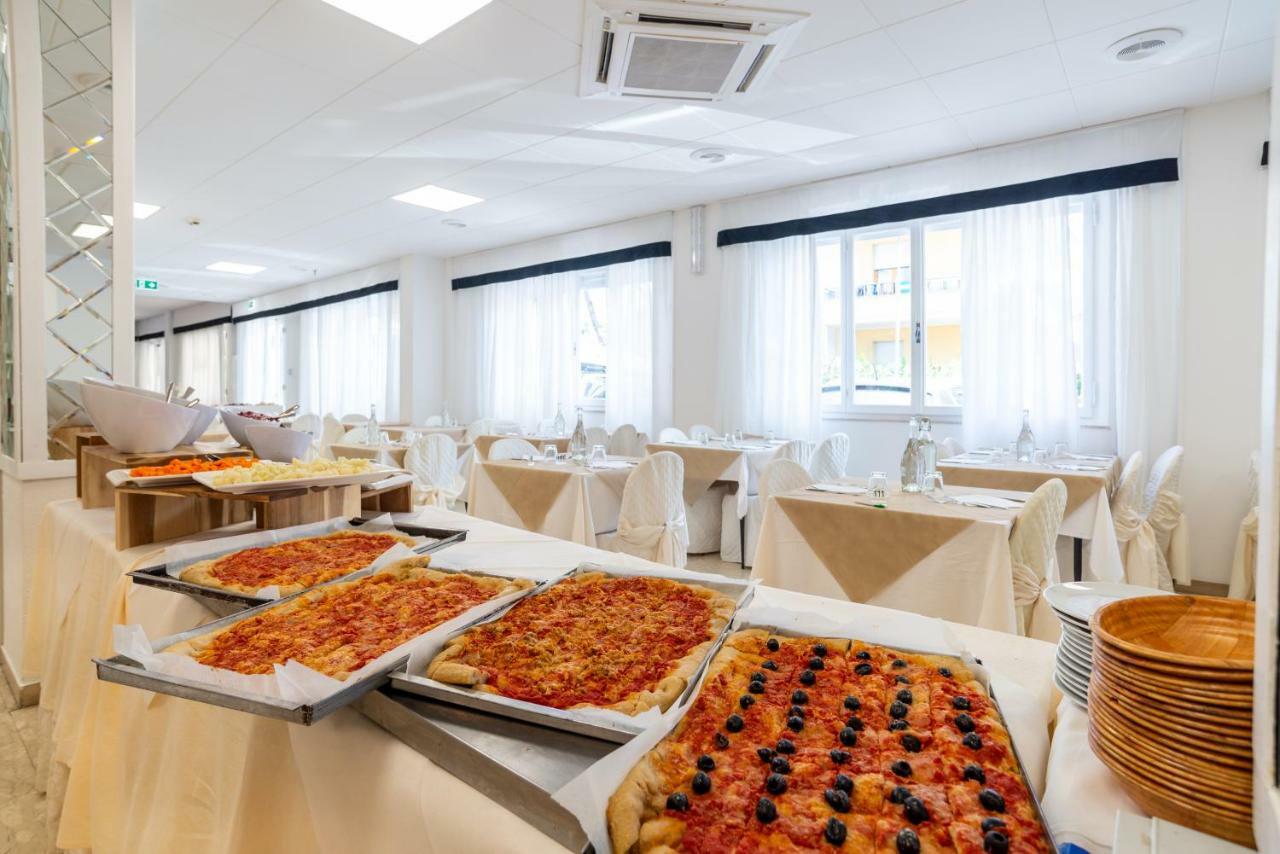 Hotel Diamante Cattolica Eksteriør billede